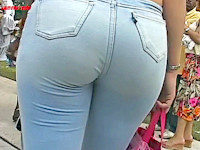 Those hot sexy jeans are a bit too tight for that cute blondie, but we can see her ass so much better that way! Sweet!
